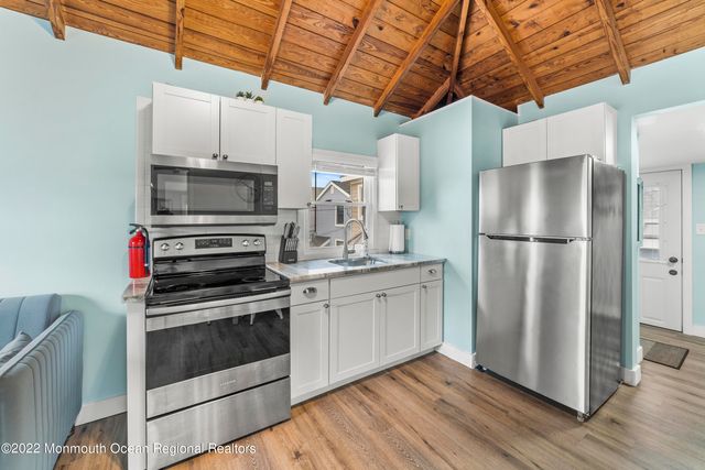 171 Beachfront 3, Manasquan, NJ 08736