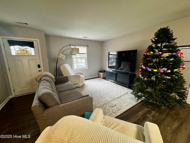 610 Winchester Road, Jacksonville, NC 28546