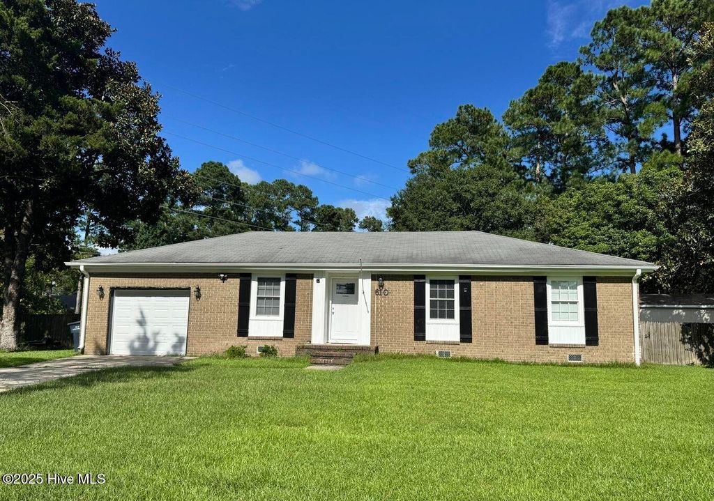 610 Winchester Road, Jacksonville, NC 28546