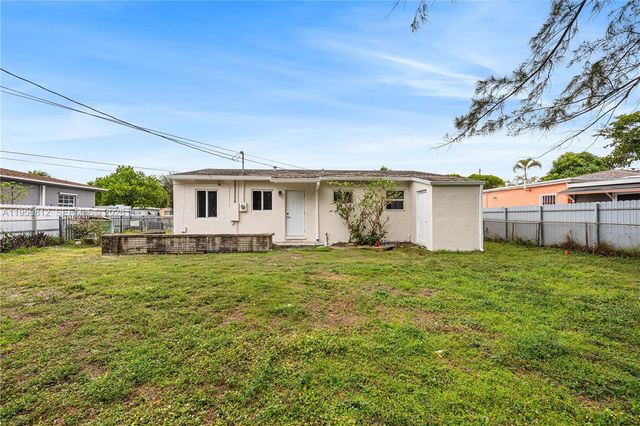 1110 NW 129th St, North Miami, FL 33168