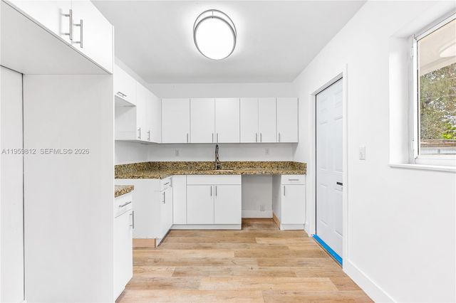 1110 NW 129th St, North Miami, FL 33168