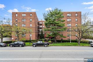 130 Orient Way 4F, Rutherford, NJ 07070