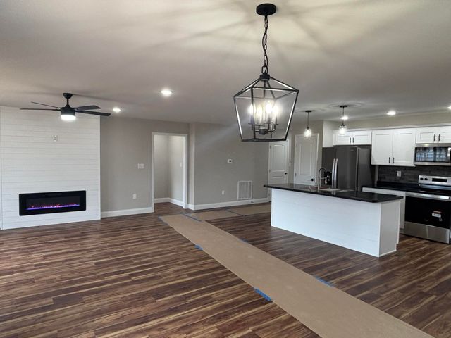 132 Caden Lane, London, KY 40744