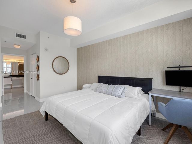 31 SE 5th St 3419, Miami, FL 33131