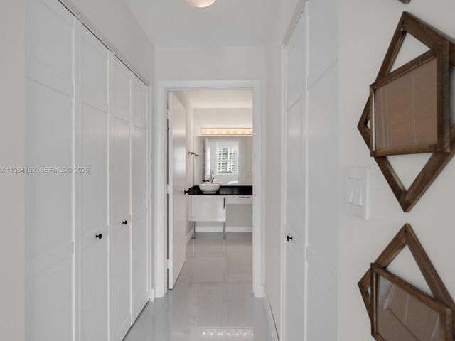 31 SE 5th St 3419, Miami, FL 33131