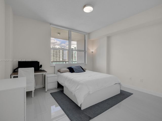 31 SE 5th St 3419, Miami, FL 33131