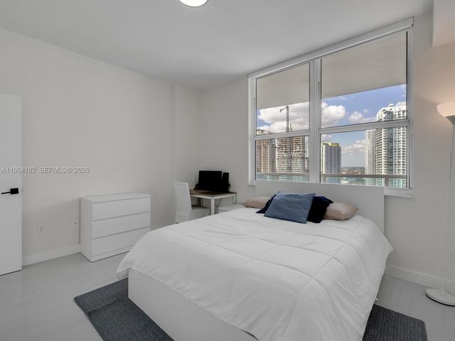 31 SE 5th St 3419, Miami, FL 33131