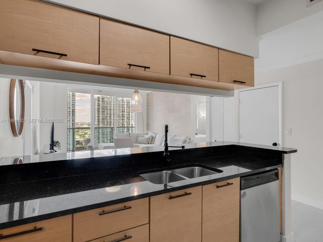 31 SE 5th St 3419, Miami, FL 33131