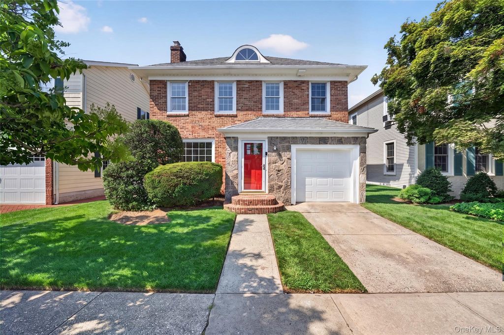 11 1st Place, Garden City, NY 11530 — exterior