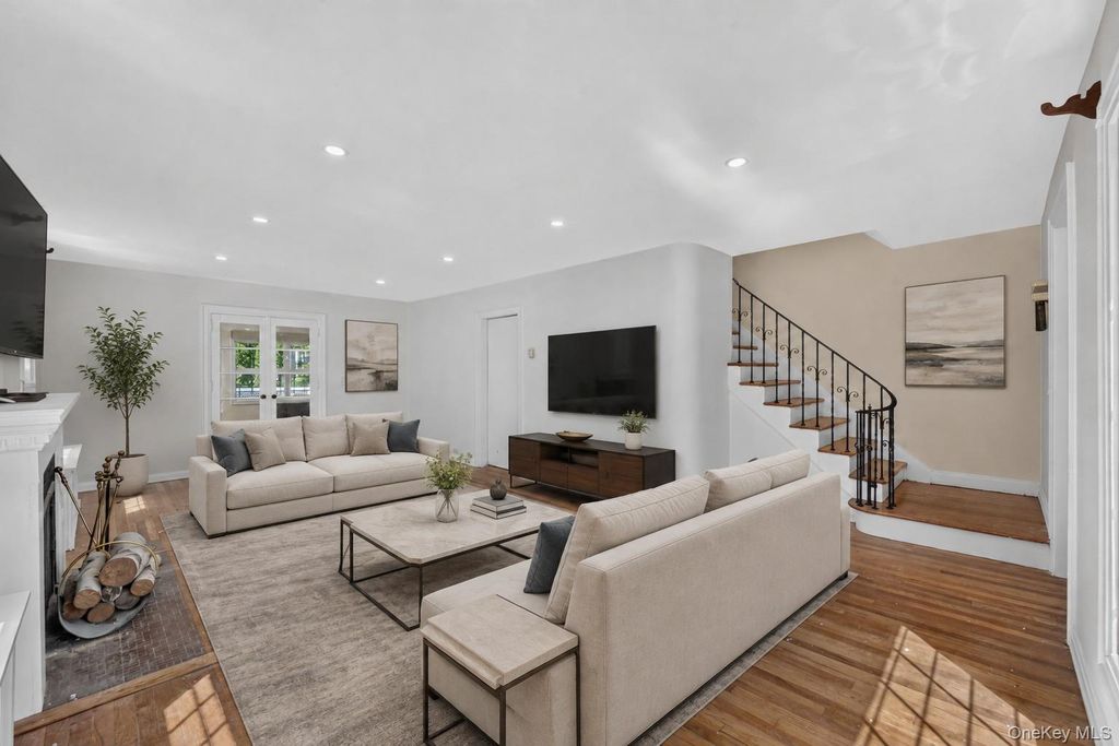 11 1st Place, Garden City, NY 11530 — photo 2
