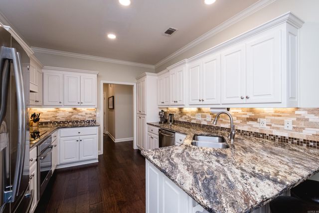 15 Iris Cove, Maumelle, AR 72113