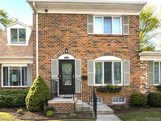 1928 S Wickham, Royal Oak, MI 48073