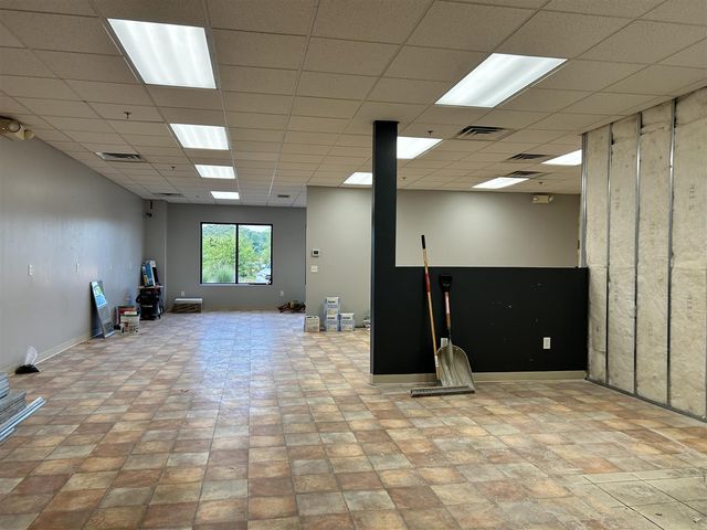 5015 E Michigan Avenue, Kalamazoo, MI 49048