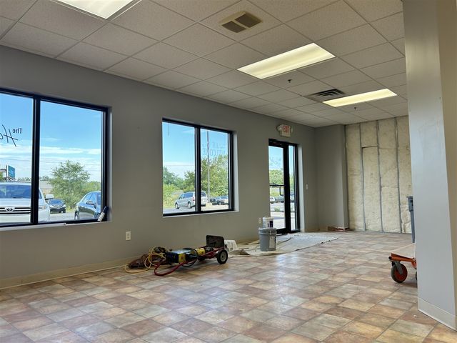 5015 E Michigan Avenue, Kalamazoo, MI 49048