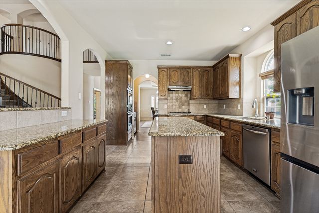 1635 Desert Hills Drive, Fort Worth, TX 76052