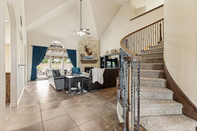 1635 Desert Hills Drive, Fort Worth, TX 76052
