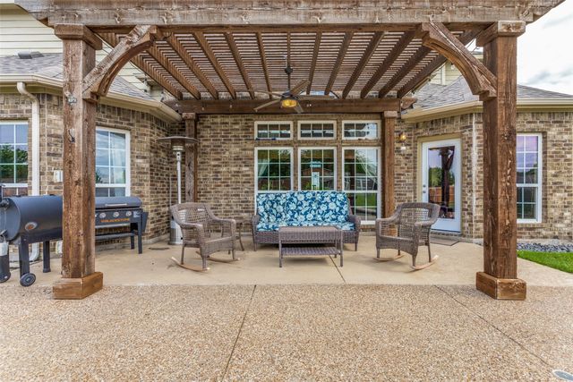 1635 Desert Hills Drive, Fort Worth, TX 76052