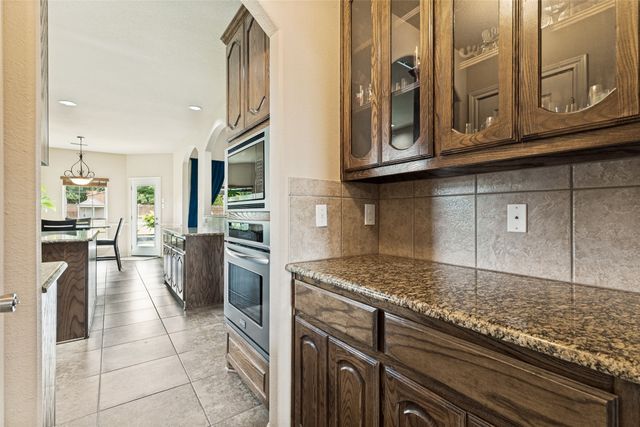 1635 Desert Hills Drive, Fort Worth, TX 76052