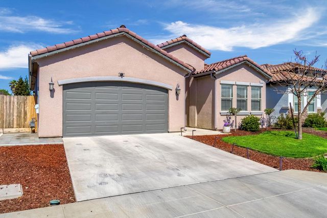 635 St Julien Drive, Madera, CA 93637