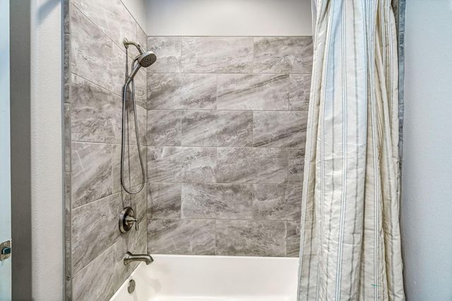 635 St Julien Drive, Madera, CA 93637