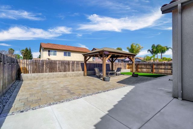 635 St Julien Drive, Madera, CA 93637