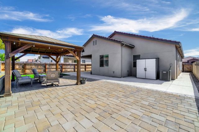 635 St Julien Drive, Madera, CA 93637