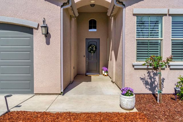 635 St Julien Drive, Madera, CA 93637