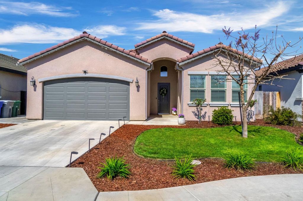 635 St Julien Drive, Madera, CA 93637