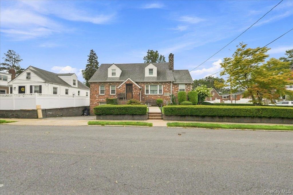 4 Holly Street, Yonkers, NY 10704 — exterior