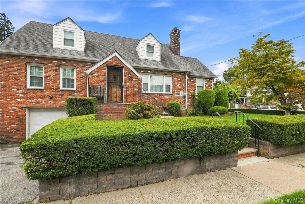 4 Holly Street, Yonkers, NY 10704 — photo 4