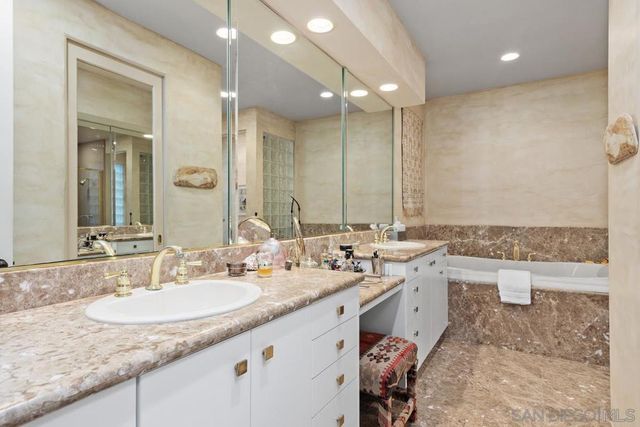 367 Pine Needles Dr, Del Mar, CA 92014