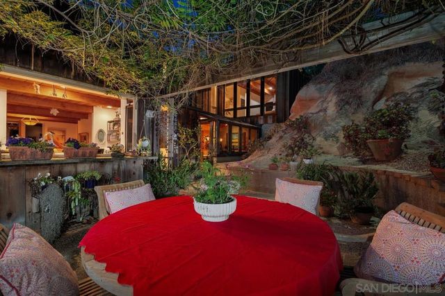 367 Pine Needles Dr, Del Mar, CA 92014