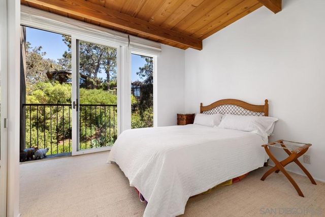 367 Pine Needles Dr, Del Mar, CA 92014