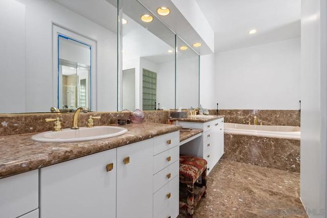 367 Pine Needles Dr, Del Mar, CA 92014