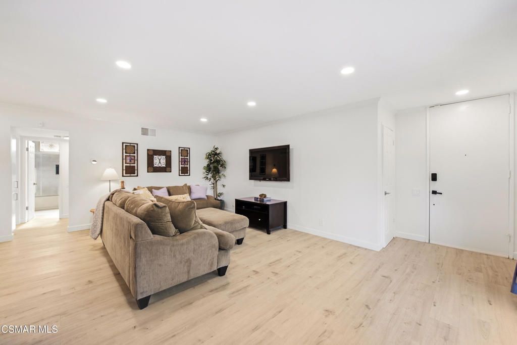 31584 Agoura Road 5, Westlake Village, CA 91361 — photo 5