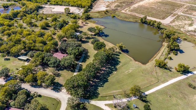 5547 Woodland Hills Drive, Denton, TX 76208
