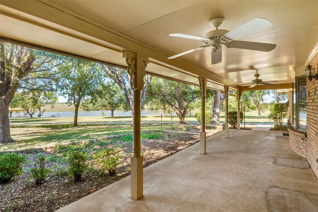 5547 Woodland Hills Drive, Denton, TX 76208
