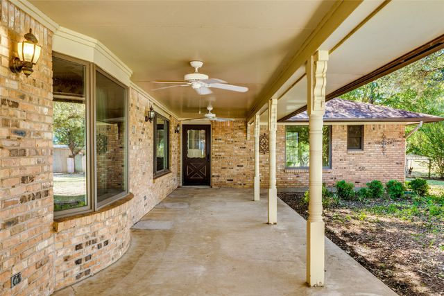 5547 Woodland Hills Drive, Denton, TX 76208