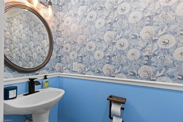 1051 Gregory Way Drive, Kernersville, NC 27284