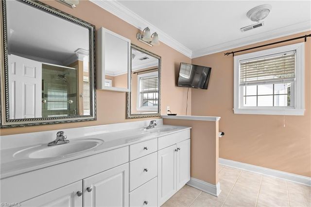 1051 Gregory Way Drive, Kernersville, NC 27284