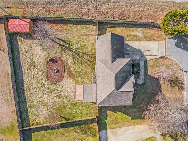 1051 Gregory Way Drive, Kernersville, NC 27284