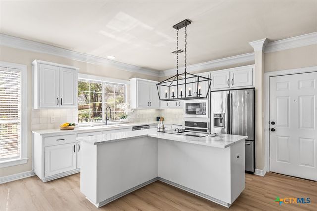 5901 Round Table Cove, Austin, TX 78746