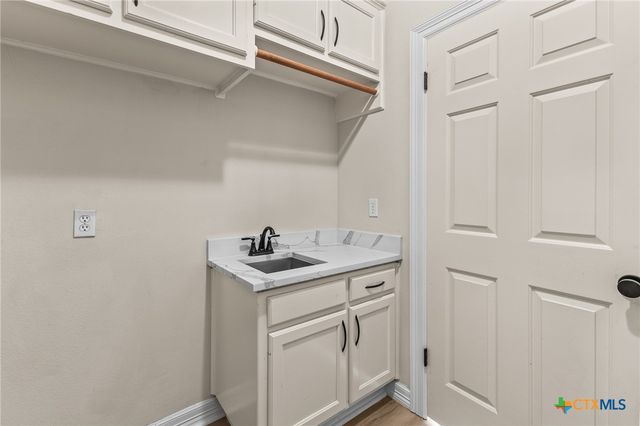 5901 Round Table Cove, Austin, TX 78746