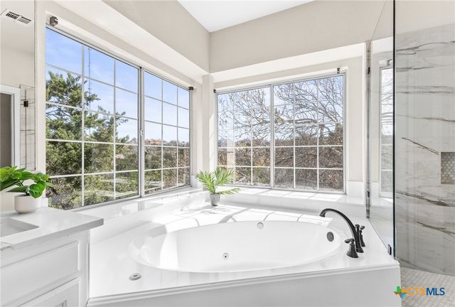 5901 Round Table Cove, Austin, TX 78746