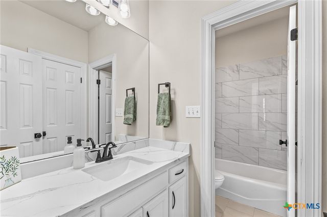 5901 Round Table Cove, Austin, TX 78746