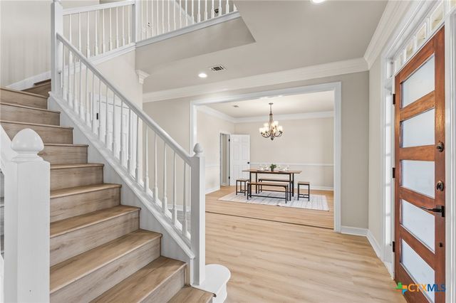 5901 Round Table Cove, Austin, TX 78746