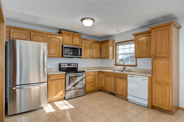 1104 E Eagle Rock Drive, Ozark, MO 65721