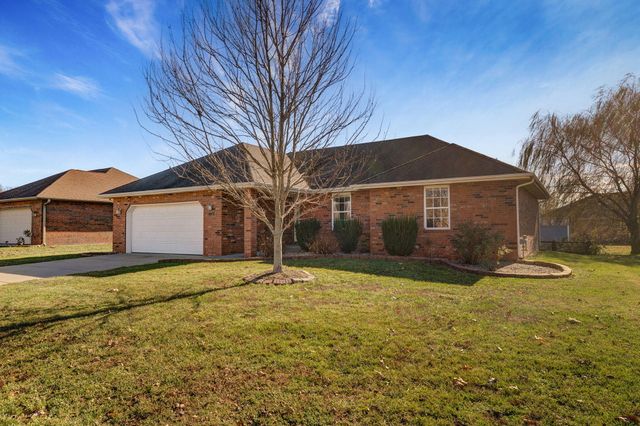 1104 E Eagle Rock Drive, Ozark, MO 65721