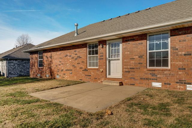 1104 E Eagle Rock Drive, Ozark, MO 65721