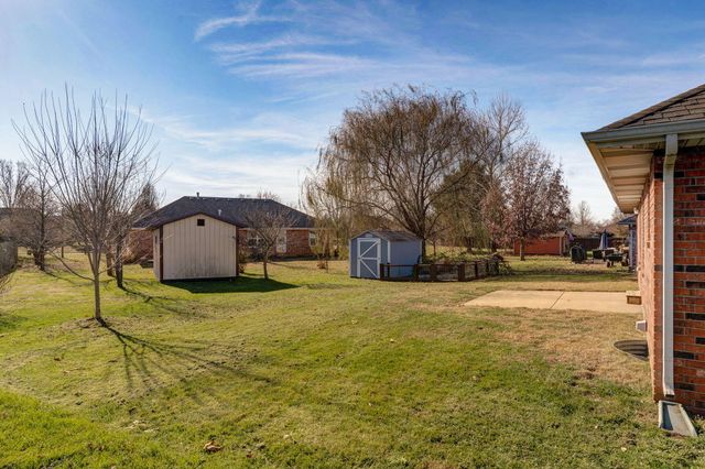 1104 E Eagle Rock Drive, Ozark, MO 65721
